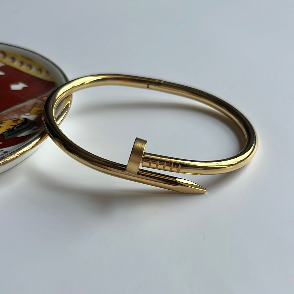 NAIL BRACELET