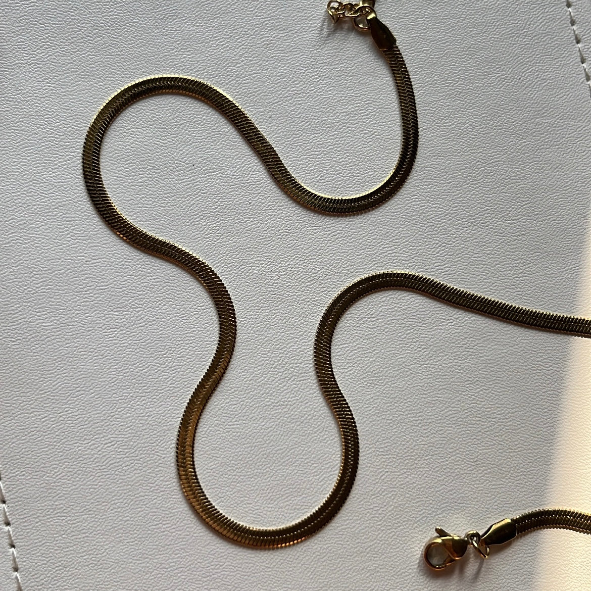 SNAKE NECKLACE