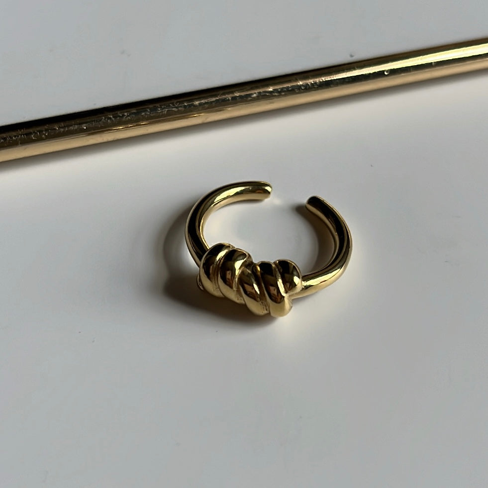 KNOT RING