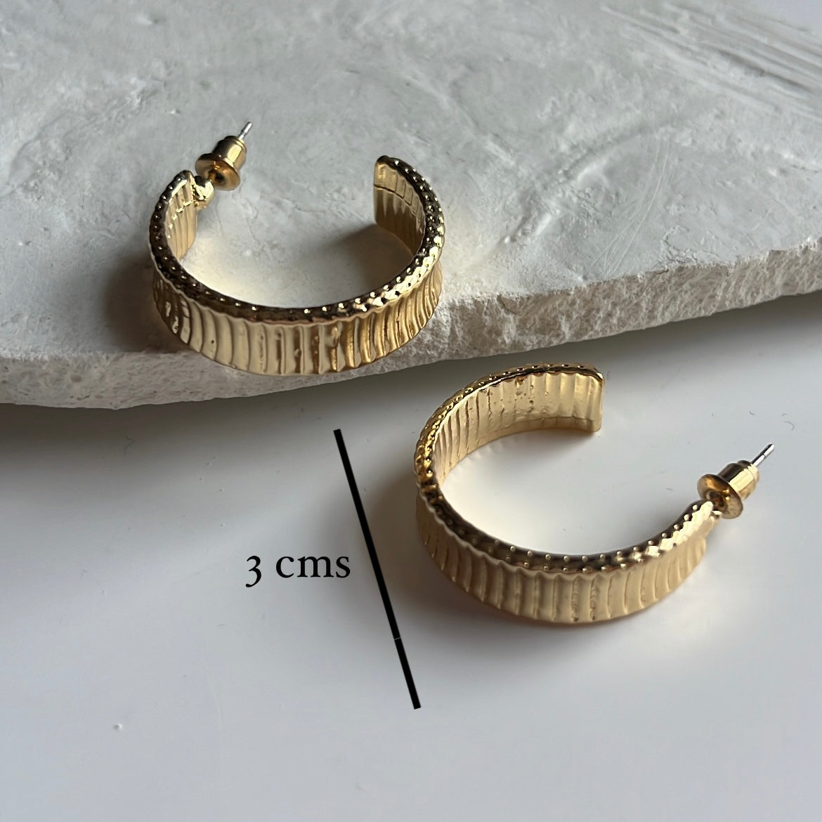 BASIC ROUND HOOPS