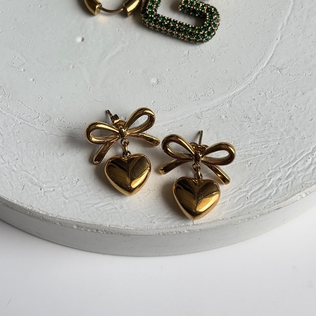 BOW & HEART EARRINGS